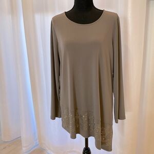 SusanGraver liquid knit tunic with asymmetric, hem, gray medium NWOT